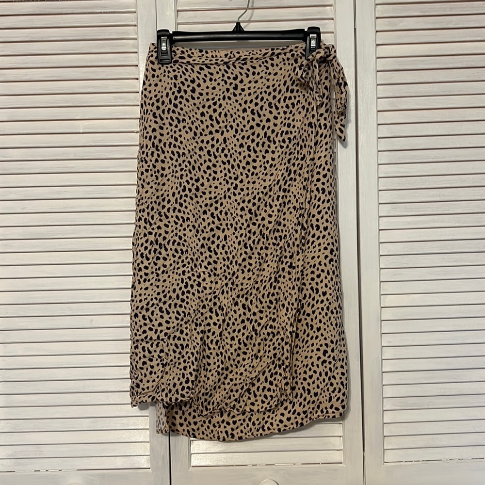 Urban Romantics size medium cheetah print wrap skirt